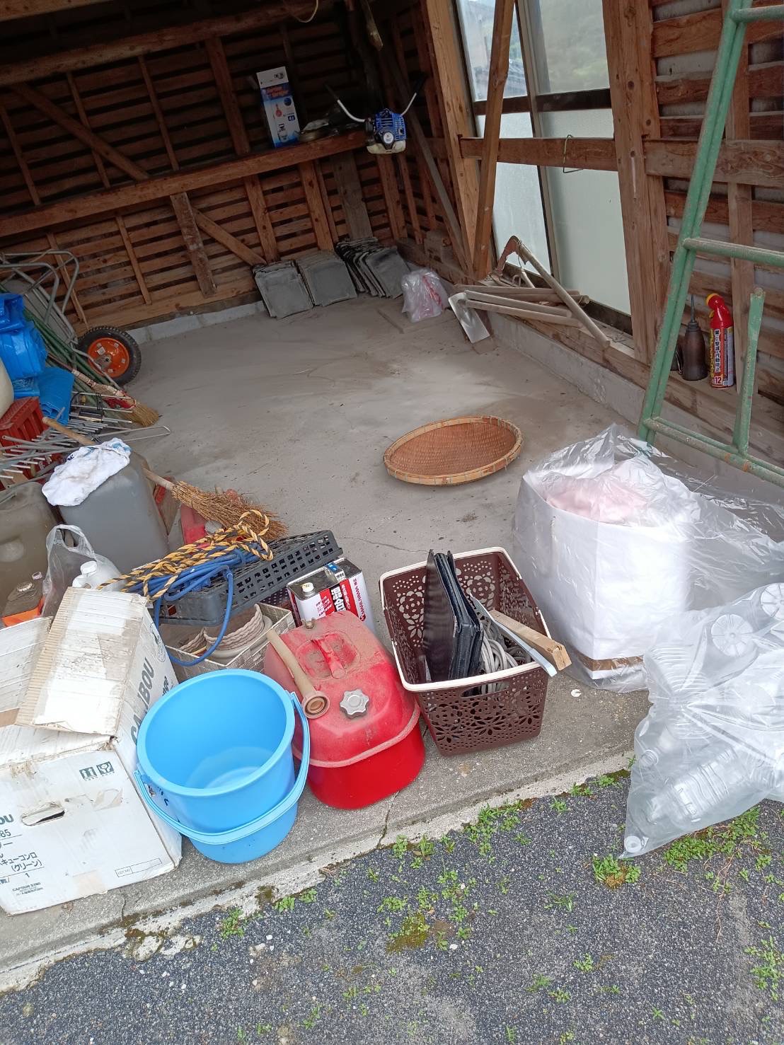 熊本県八代市空き家丸々片付け実績ビフォー